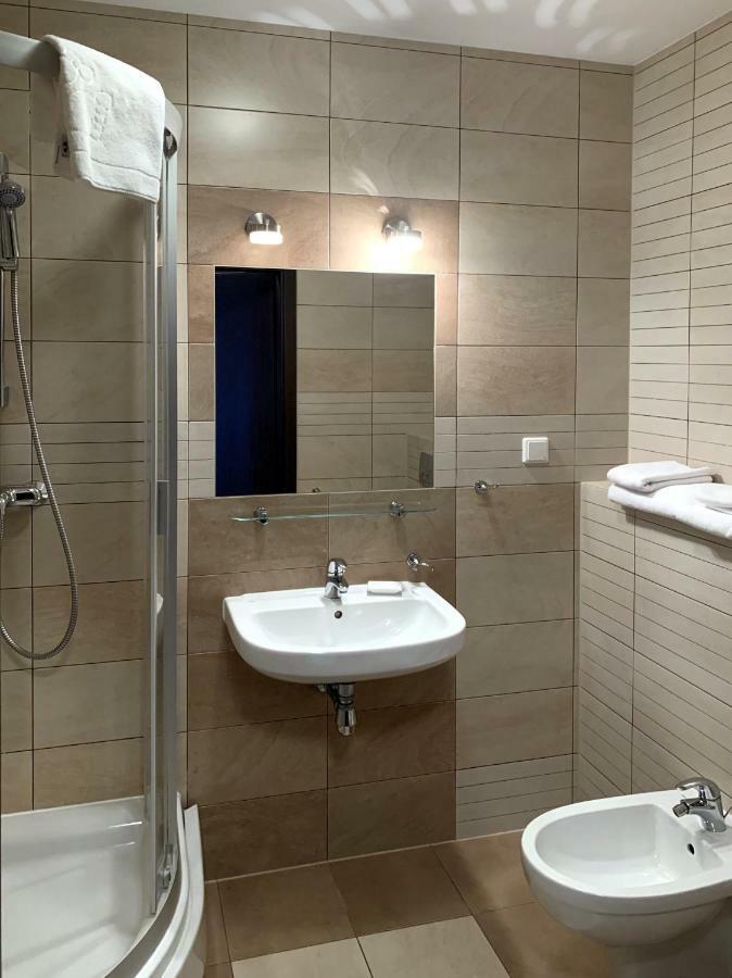 Apartament Tit Aquarius Spa โควอบเซก ภายนอก รูปภาพ