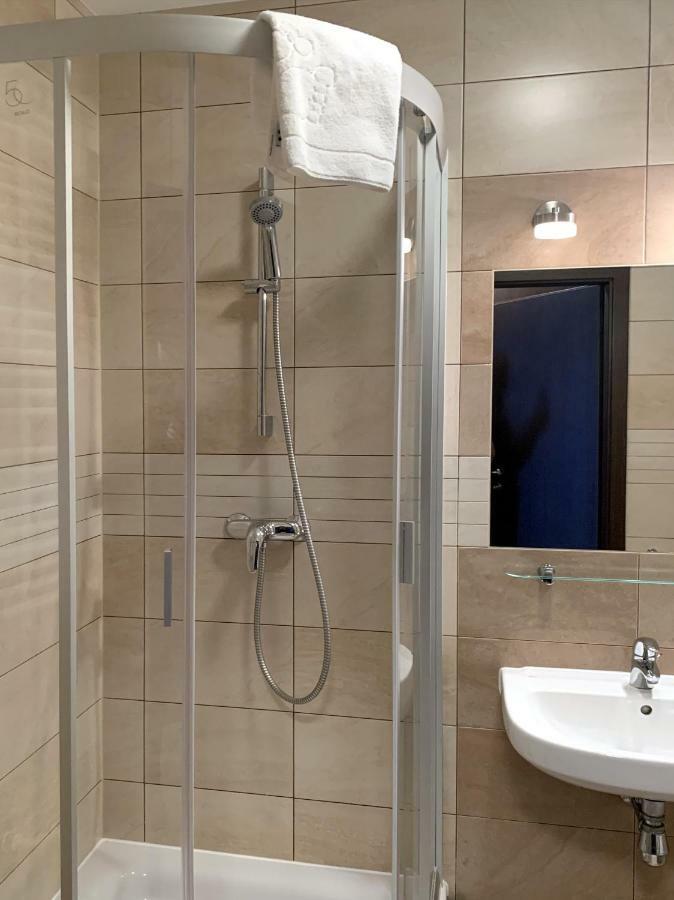 Apartament Tit Aquarius Spa โควอบเซก ภายนอก รูปภาพ